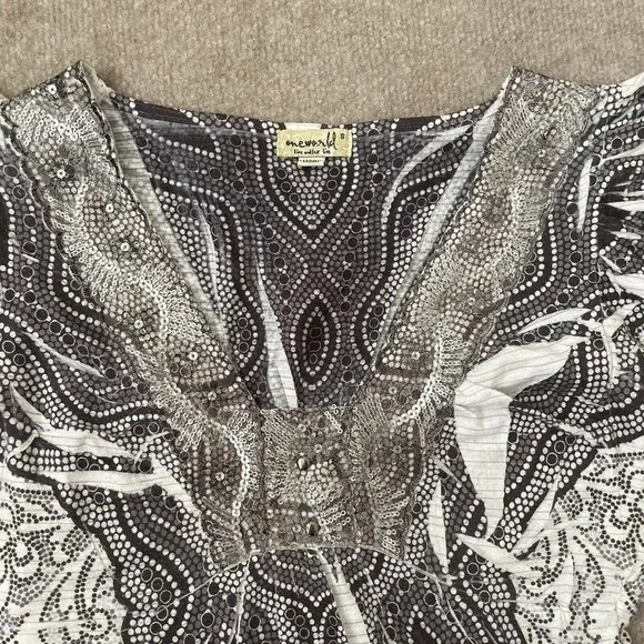 One World Shirt Womens Small Gray Black Silver Sequins Embroidered Boho Flowy - Picture 2 of 7